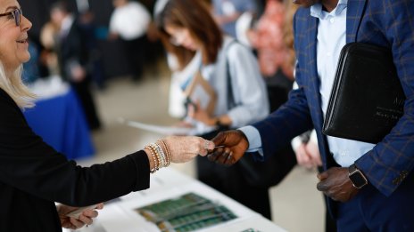 Свободните работни места в САЩ са най-ниското си ниво от септември