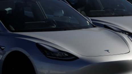 SEC е изпратила призовка на Tesla заради прогнозите за производството на Model 3