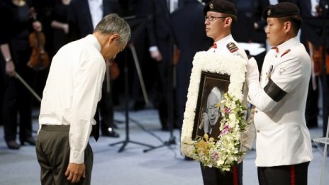 Сингапур се прости с Ли Куан Ю