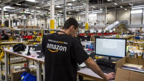 Amazon назначава 100 хил. сезонни служители за празниците
