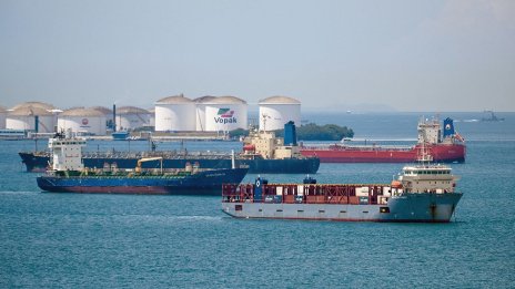 Казахстан разглежда нови пътища за петрола си