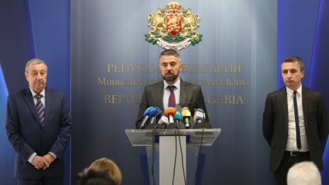 Енергетиката затъва все по-дълбоко в дългова спирала 