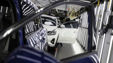 FT: Nissan преговаря за изграждането на фабрика за батерии във Великобритания