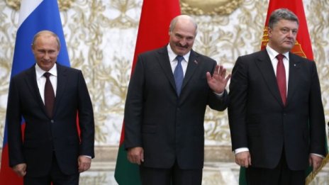 Путин и Порошенко са обсъдили по телефона кризата в Украйна