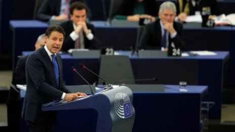 Конте: Старият европейски ред пее своята „лебедова песен“