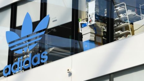 Печалбата на Adidas се повиши въпреки проблемите с доставките в Северна Америка