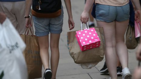 Продажбите на дребно в ЕС и еврозоната забавят ръста през септември