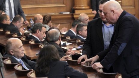 Очакват се сериозни промени по приетите на първо четене изменения в Закона за ДДС