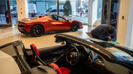  Ferrari планира да повиши цените на някои модели в САЩ до 10% заради митата