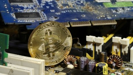 CME стартира фючърси върху биткойна до края на годината