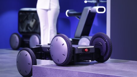 Hyundai ще пусне в продажба четириколесен робот с изкуствен интелект през 2026 г.