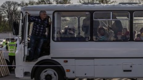 Нови усилия за евакуиране на цивилни от Мариупол