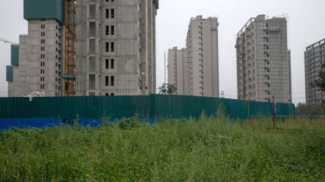 Китай съставя списък със строителни компании, които ще получат помощно финансиране