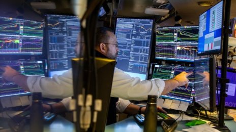 Намеците за продължаване на агресивната политика от Фед окрилиха Wall Street