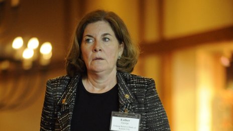 Естър Джордж от Фед очаква цените на жилищата да намалеят