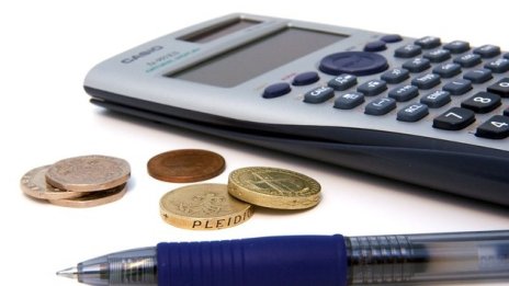 Заявленията за обезщетения при безработица с четирикратен ръст през април