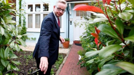 Приятелят на Камерън, който премина в лагера на Brexit