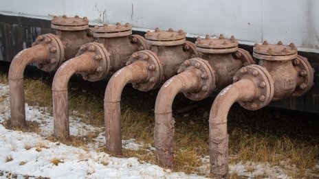 Руският "Уралс" се продава наполовина по-евтино от основните сортове петрол на пазара*