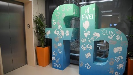 Facebook не може да гарантира, че социалната мрежа е добра за демокрацията