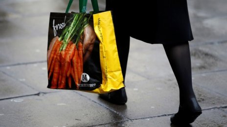 Продажбите на дребно в Европейския съюз се забавят и през май