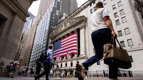 Dow отстъпи след новината, че Тръмп иска поне 15% мито върху вноса от ЕС