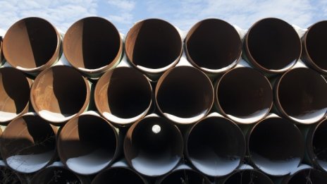 Байдън временно спря новите сондажи за петрол и газ във федерални площи