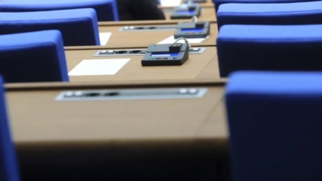 Хората под карантина ще могат да гласуват в мобилни секции