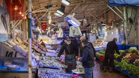 Инфлацията в Турция се забавя през март, но без признаци за дългосрочно облекчаване 