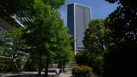 SoftBank се фокусира върху инвестиции в изкуствен интелект след успешното IPO на Arm