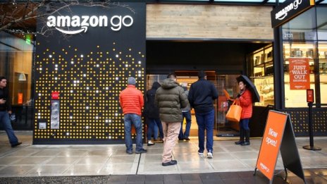 Amazon обмисля да открие автоматизирани магазини и на американски летища