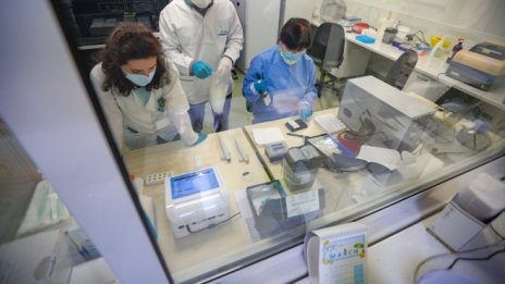 Може ли здравната ни система да издържи на натоварване, сравнимо с Италия?