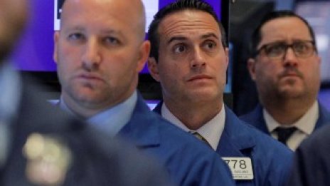 Wall Street започва с повишения в очакване на търговската сделка*