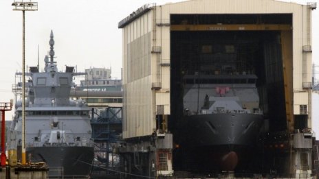 Какво се крие зад най-голямата в историята поръчка на германските ВМС?