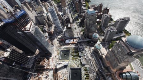 Световният търговски център се превръща в мрачна крепост