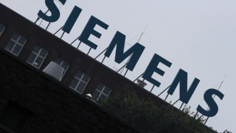Ангела Меркел призова Siemens "да се върне в спокойни води"