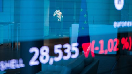 Европейските борси не успяха да задържат по-ранните ръстове и се оцветиха в червено