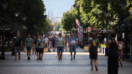 Евробарометър: Девет от десет европейци настояват за по-обединен ЕС