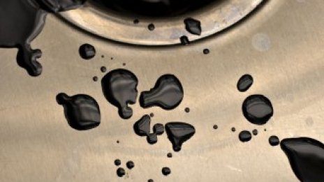 Цената на Брент се оттласква от 21-годишното дъно, WTI поскъпва с над 27%*