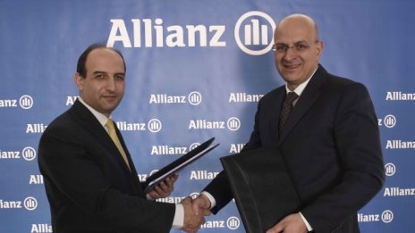 Software Group ще трансформира дигитално „Алианц Банк България“