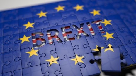 Йотова: При твърд Brexit много българи няма да могат да работят на Острова