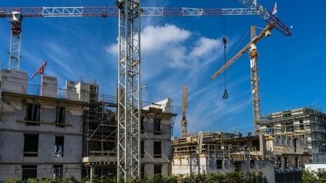 Близо 18% от заетите в България работят без трудов договор 