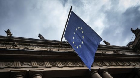 Сред коронакризата ЕС се издига на нивото си 