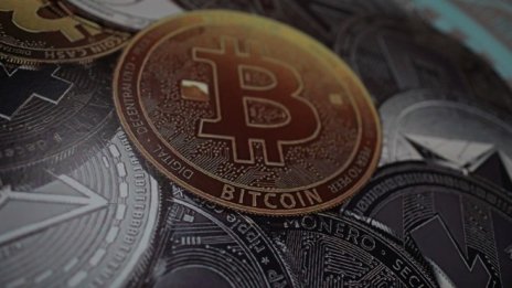 Биткойнът премина границата от 4 хил. долара за първи път от над два месеца