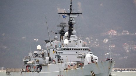 Яхти или подводници?