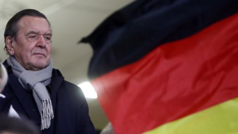 Герхард Шрьодер съди Бундестага заради отнети привилегии