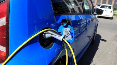 Над половината продажби на нови автомобили в Норвегия са на електрически коли