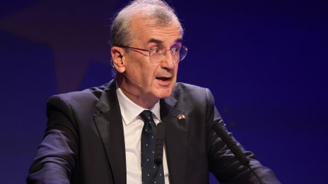 Френският гуверньор: Политиките на Тръмп подкопаха доверието в щатския долар