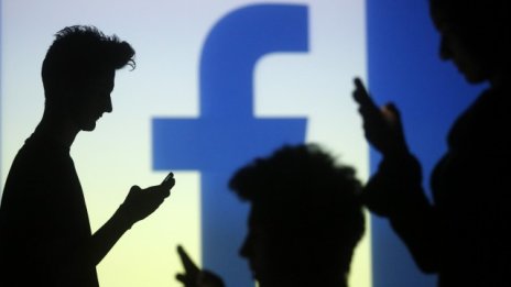 Facebook не спира да наема служители