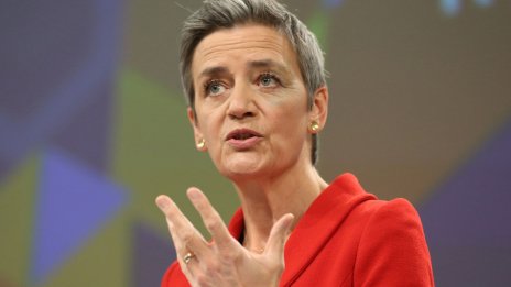 Напредва ли ЕС в битката си срещу технологичните гиганти?