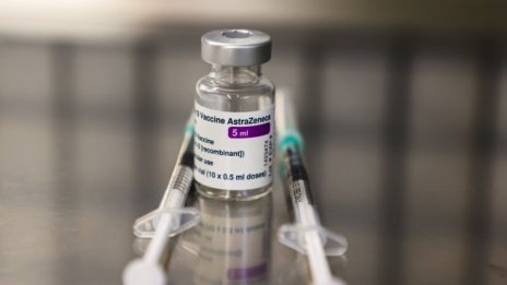 Богдан Кирилов: Няма сигнали за спиране на ваксинирането с AstraZeneca